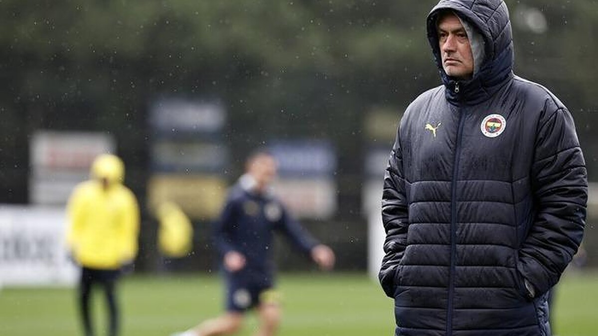 Fenerbahçe, Mourinho'nun etkisiyle yıldız futbolcu için transfer atağı yapıyor!