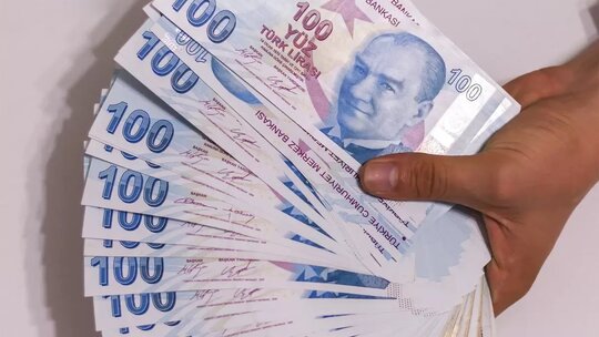 Memur Emeklilerine Nisan Maaşları ve Bayram İkramiyeleri Yatırıldı