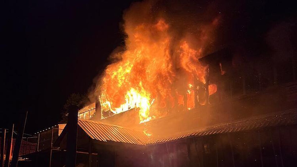 Uludağ'da otelde çıkan yangına ekipler müdahale ediyor