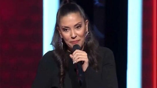 Ünlü oyuncunun kızı O Ses Türkiye'ye katıldı, annesine duygusal destek!