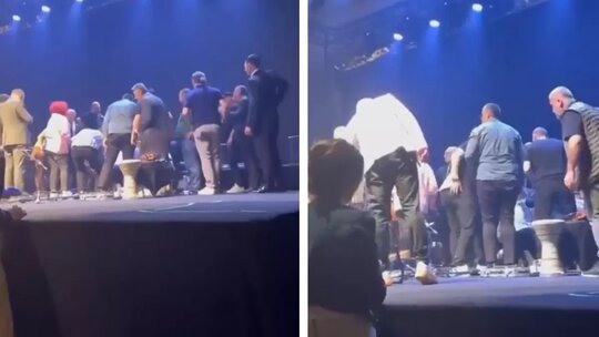 Ünlü sanatçı Volkan Konak konser sırasında fenalaştı, hastaneye kaldırıldı