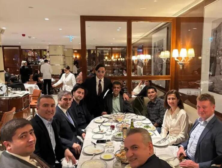 Necati Şaşmaz, Nusret'te boykot çağrısına rağmen poz verdi!