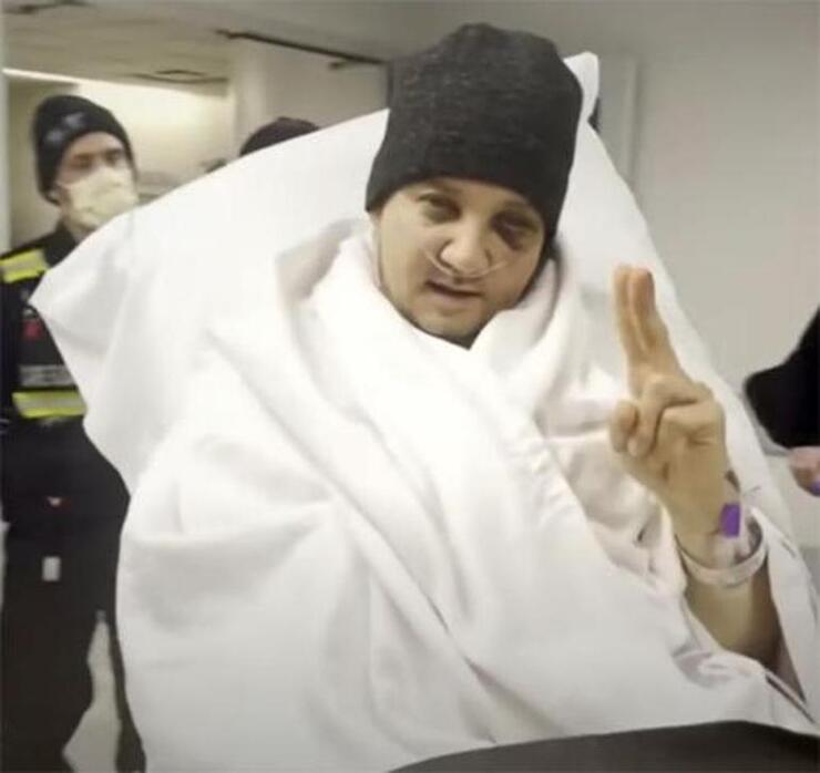 Jeremy Renner'ın ölümden dönüş hikayesi: Bütün kemiklerimin çatırdadığını duydum...