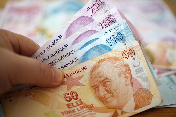 Ev hanımlarına emeklilik için 25 yıl şartı! Yeni düzenleme geliyor