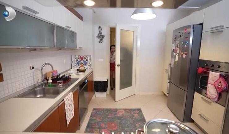 Melihat Gülses'in Kadıköy'deki Evinden İçeri Girdik!