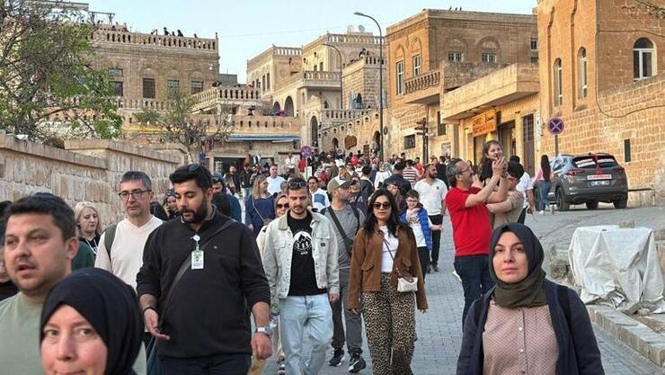 Alboralar’ın meşhur konağına turist akını!