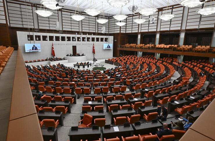 Meclis’te gergin anlar! AK Partili vekil İYİ Parti’nin önergesine fıkra ile yanıt verdi