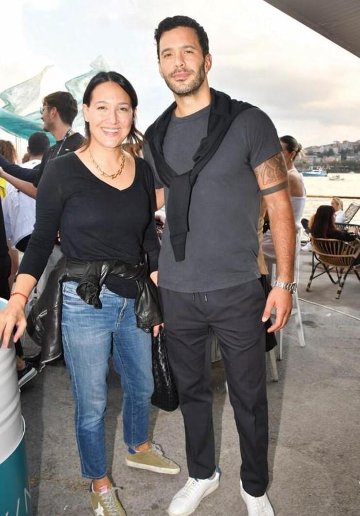 Survivor Hilmi Cem İntepe nişanlandı, mutlulukları sosyal medyada!