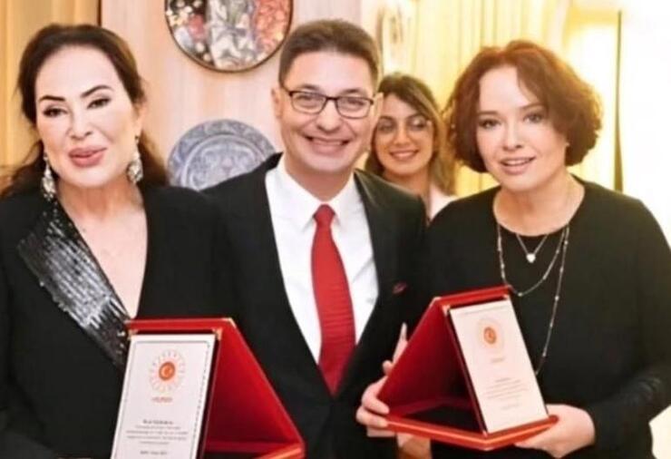 Türkan Şoray ve Müjde Ar Münih'te onur konuğu oldu