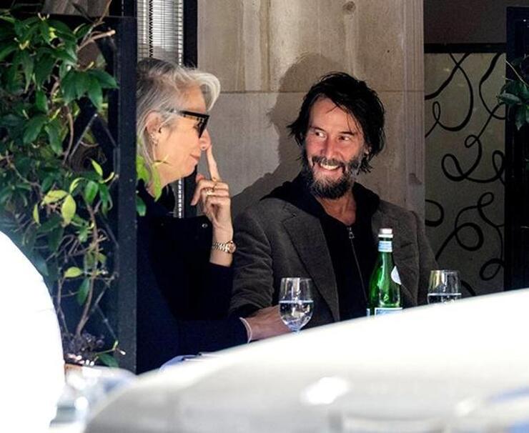 Keanu Reeves ve sevgilisi Alexandra Grant Londra'da el ele!