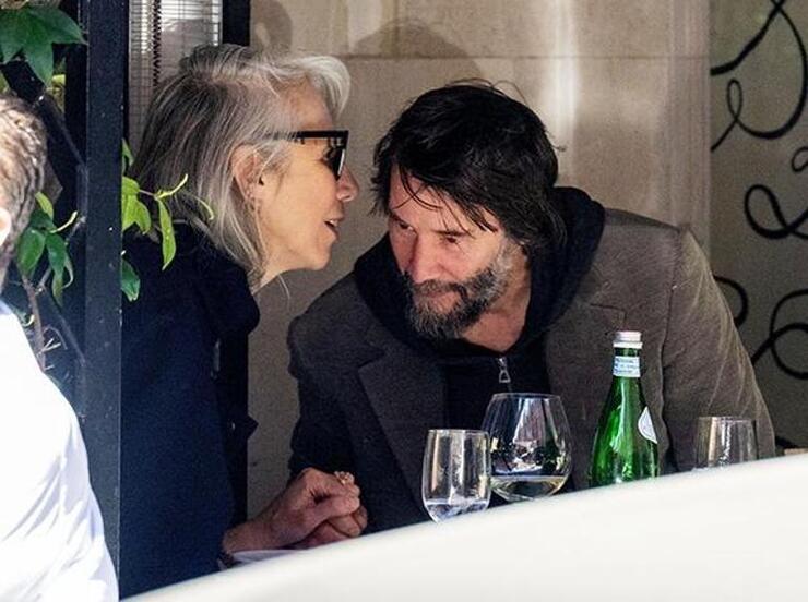 Keanu Reeves ve sevgilisi Alexandra Grant Londra'da el ele!