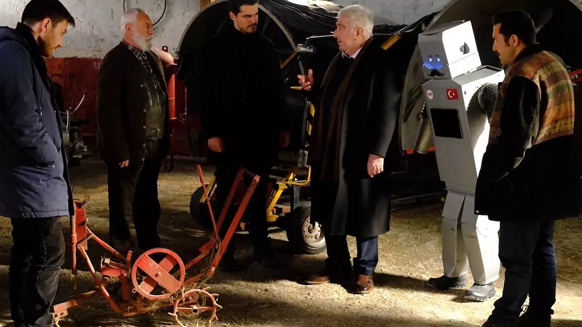 Berk Atan trafik kazası geçirdi, hastanelik oldu!