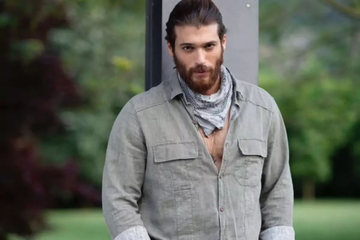 Can Yaman'ın İtalya tercihi sosyal medyayı salladı!