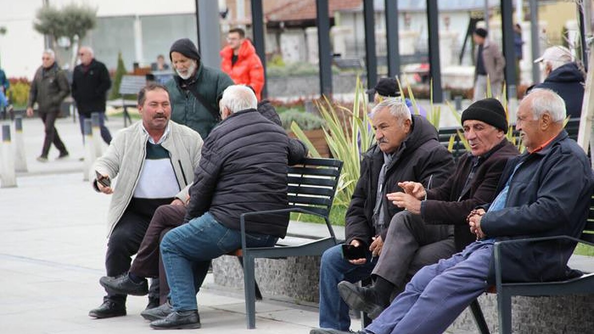 Çorum'da emekli sayısı çalışanları geride bıraktı! Gençler göç ediyor, emekliler geri dönüyor...