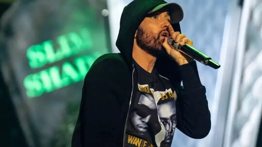 Eminem, kızının ilk çocuğuyla dede oldu