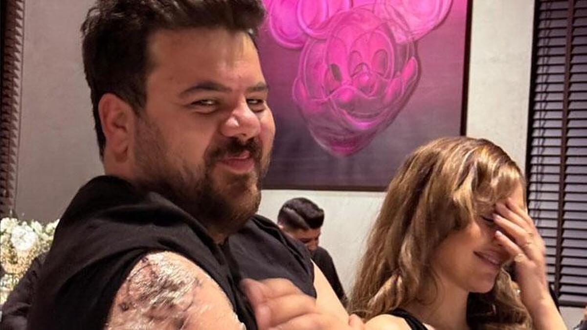 Eser Yenenler'den eşine özel jest: Kar tanesi dövmesi!