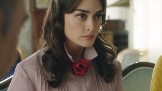 Esra Bilgiç, Uğur Yücel'in başrolünde olduğu Maestro dizisinin kadrosunda yer alacak!