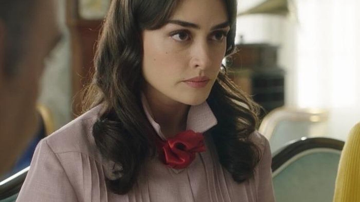 Esra Bilgiç, Uğur Yücel'in başrolünde olduğu Maestro dizisinin kadrosunda yer alacak!