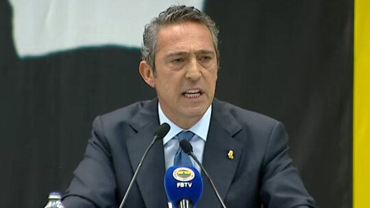 Fenerbahçe Başkanı Ali Koç'tan umut dolu açıklama! Takımın geleceği için transferlerle güçlendiklerini belirtti.