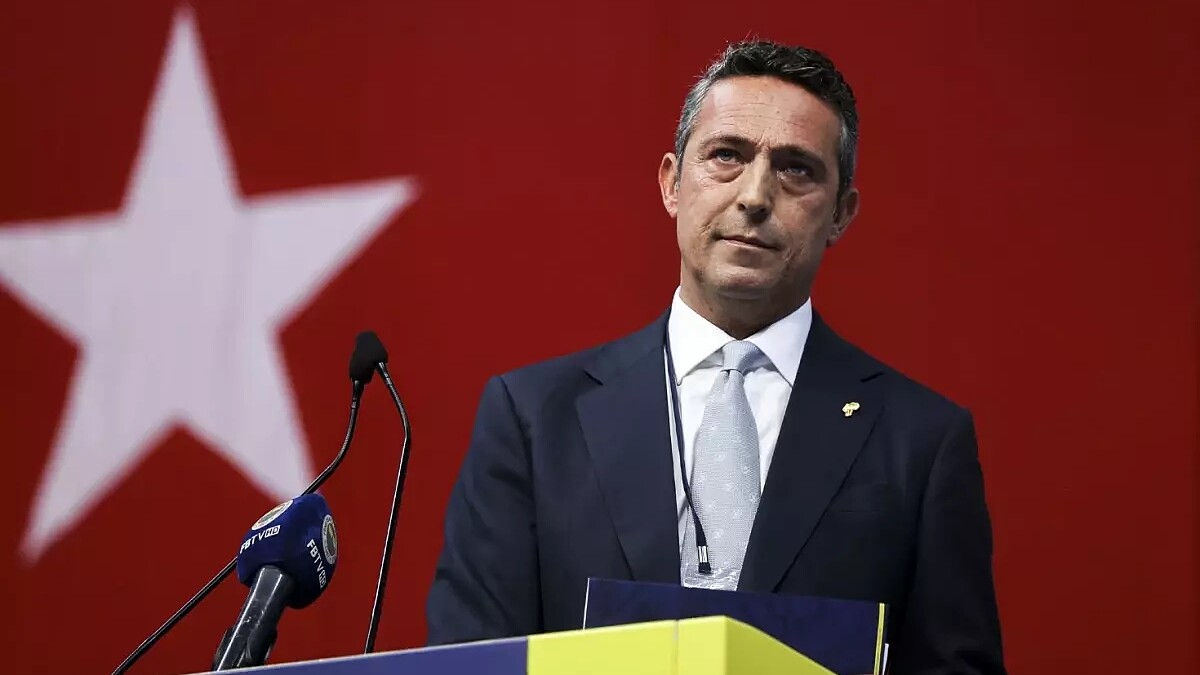 Fenerbahçe Beko galibiyeti sonrası taraftarlar istifa çağrısı yaptı