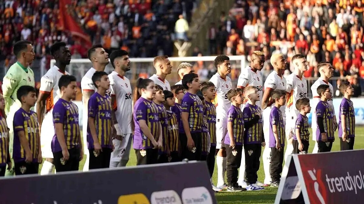 Galatasaray, Eyüpspor Maçında 3 Değişiklikle Sahada
