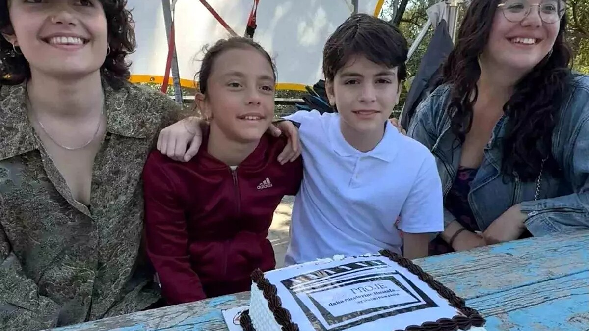 Genç Oyuncu Mustafa Konak'a "Yerçekimi" Filminin Setinde Kutlama