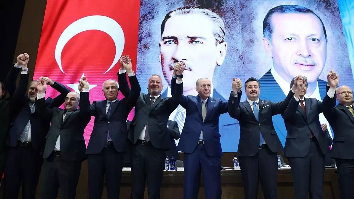 İYİ Parti’den istifa eden belediye başkanları AK Parti’ye katıldı