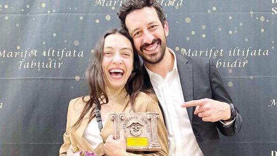 Merve Dizdar, "İnsanlar, Mekanlar, Nesneler" ile En İyi Kadın Oyuncu Ödülü'nü Aldı