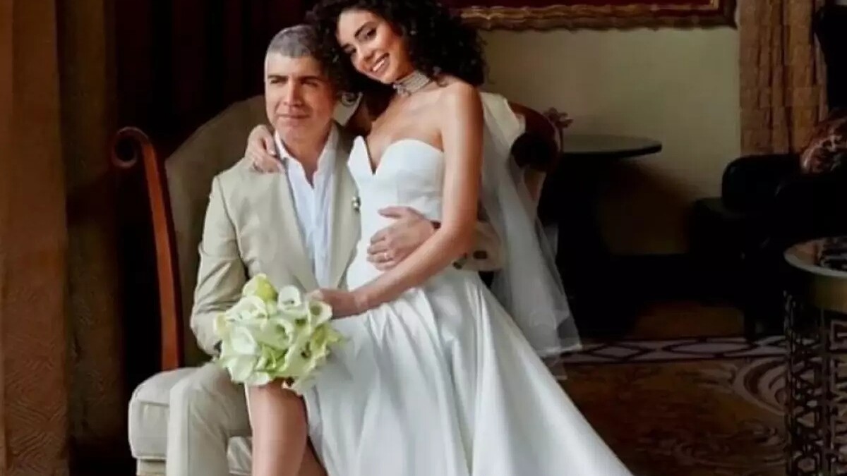 Özcan Deniz ve eşi deprem sonrası çadırda!