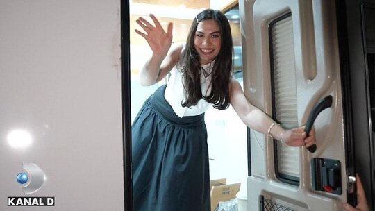 Özdemir'in Nisan karakteriyle hayalleri ve çıkmazları ekrana taşıyacağı yeni dizi heyecanı