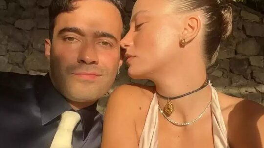 Serenay Sarıkaya ve Mert Demir'in İngiltere'de romantik anları!