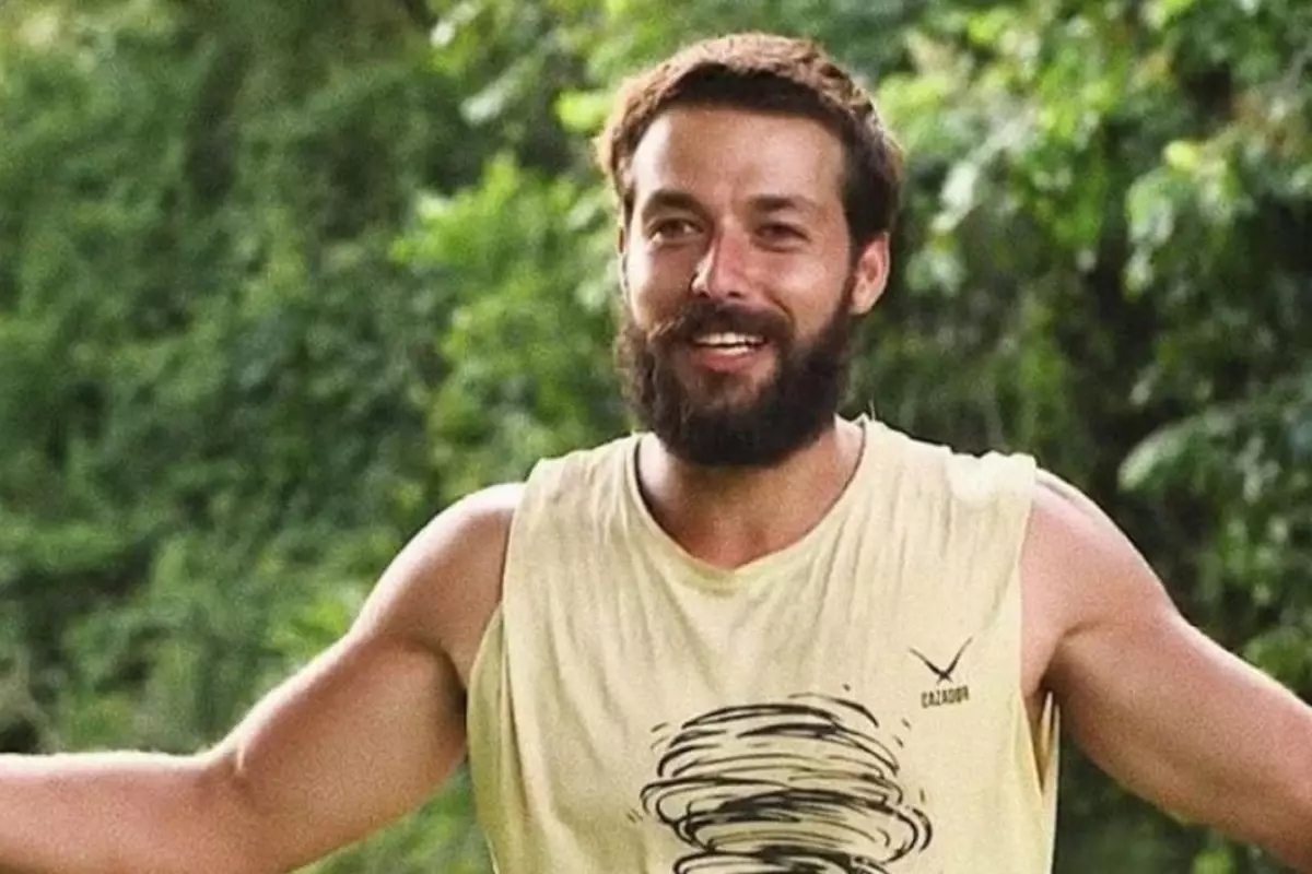 Survivor Hilmi Cem İntepe sevgilisiyle nişanlandı!