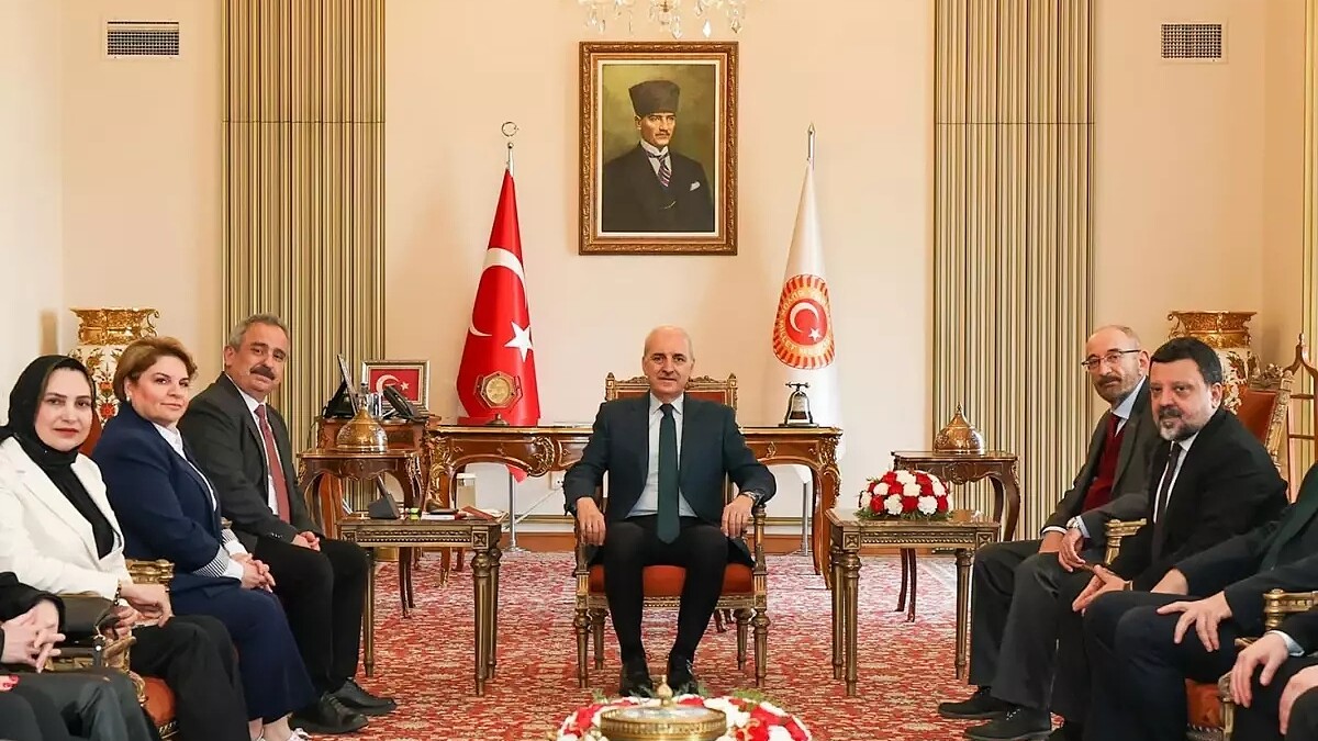 TÜBAF'tan TBMM Başkanı Kurtulmuş'a ziyaret: Gazetecilerin ailelerine gri pasaport talebiyle ilgili görüşme