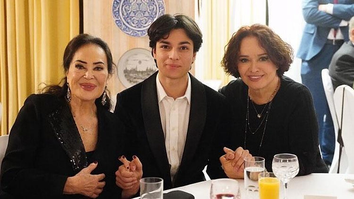 Türkan Şoray ve Müjde Ar Münih'te onur konuğu oldu