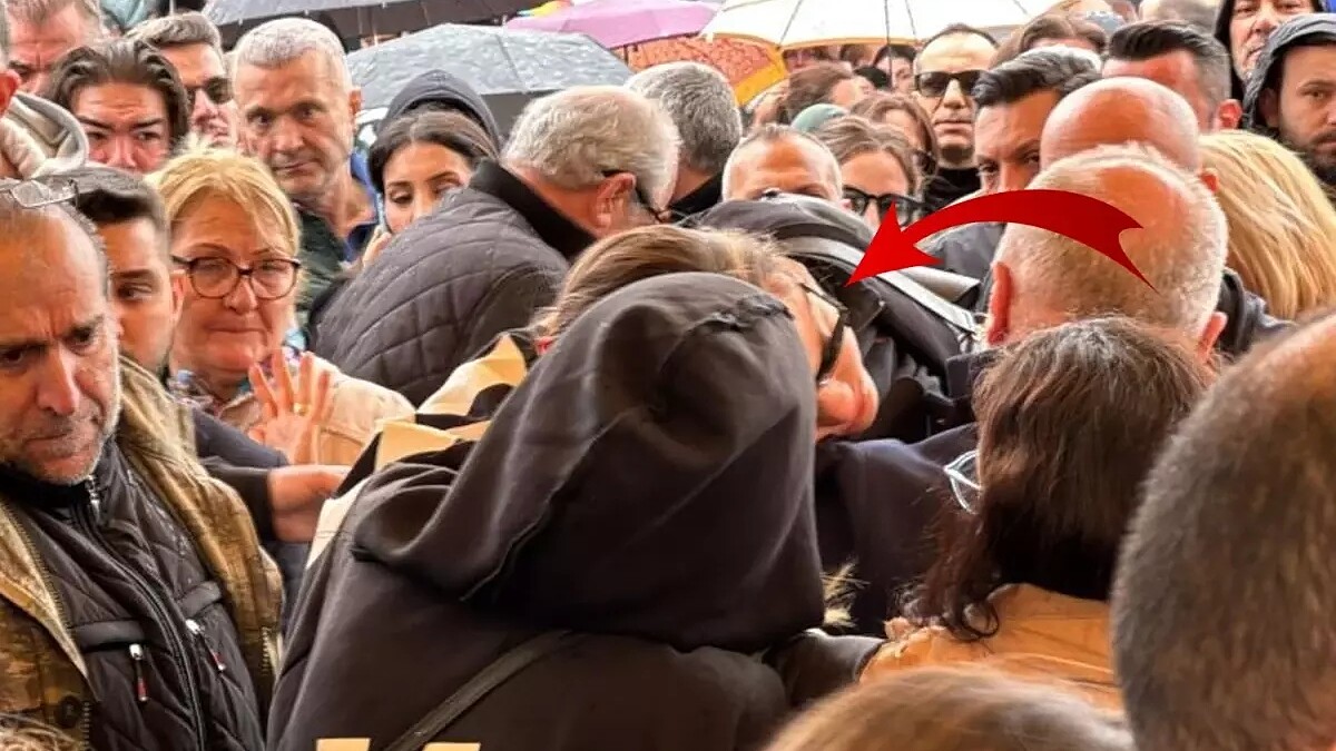 Volkan Konak'ın kızı Şimal cenaze töreninde baygınlık geçirdi