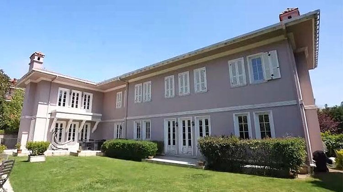 Zerrin Arbaş: 25 yıldır buradayım, kedilerimle yaşıyorum!