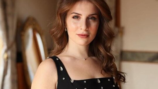 Zeynep Özkaya, pilot sevgilisiyle evlilik hazırlığında! Adalar manzaralı lüks siteden ev tuttu!