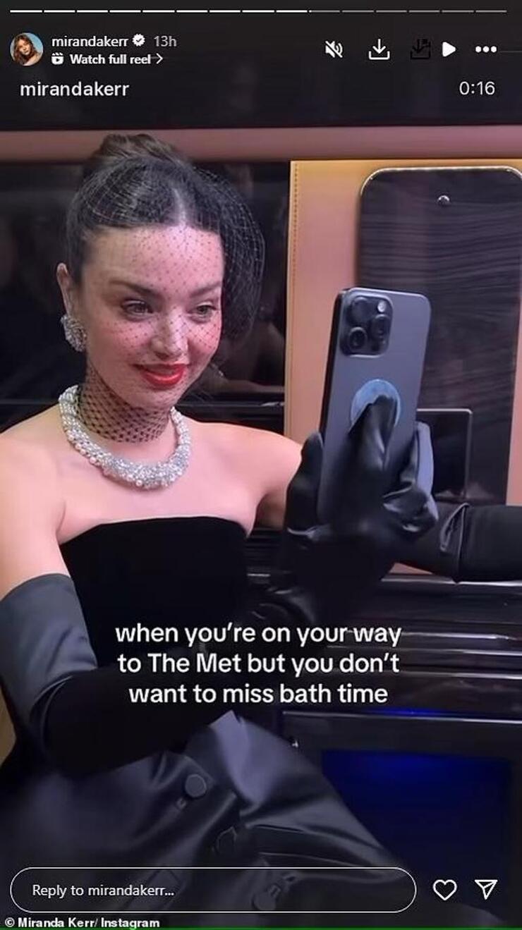 Miranda Kerr, Met Gala'da ailesine odaklandı!
