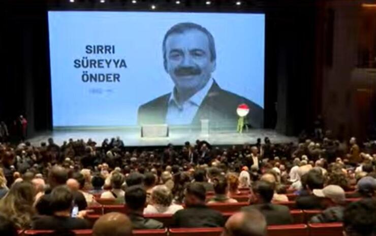 Sırrı Süreyya Önder için ilk tören AKM'de düzenlendi, cenazesi gasilhaneye götürüldü