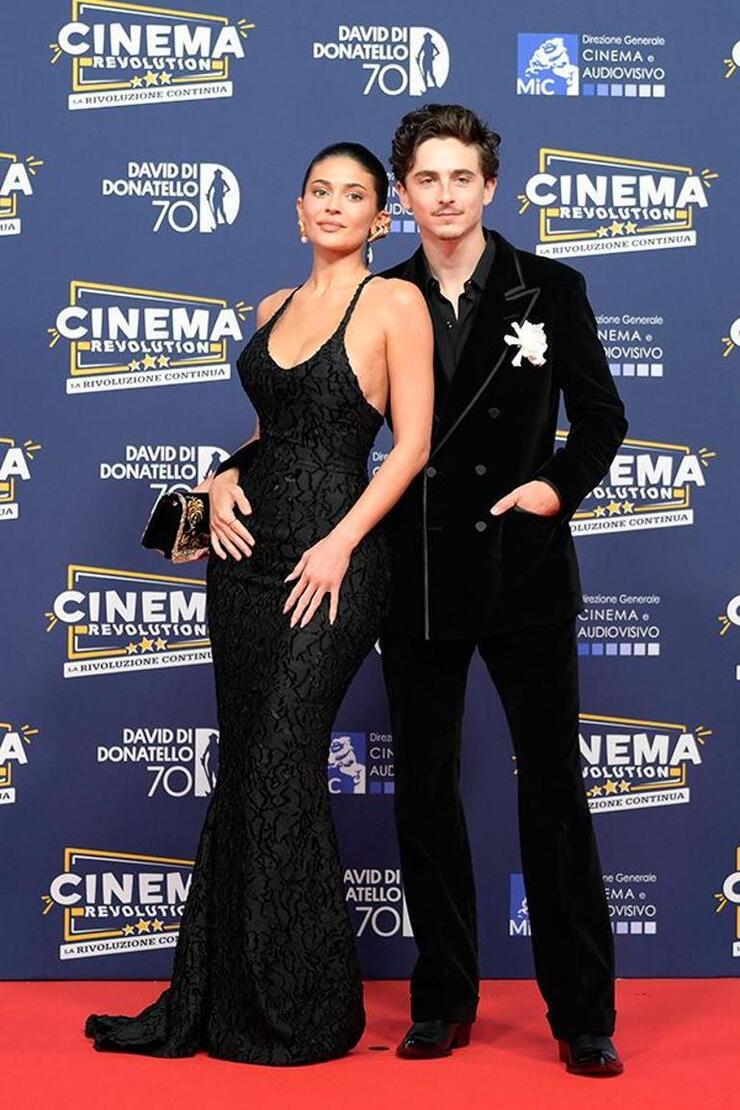 Kylie Jenner ve Timothee Chalamet'in Aşkı Resmen Açıklandı: İlk Pozlarını Paylaştılar!