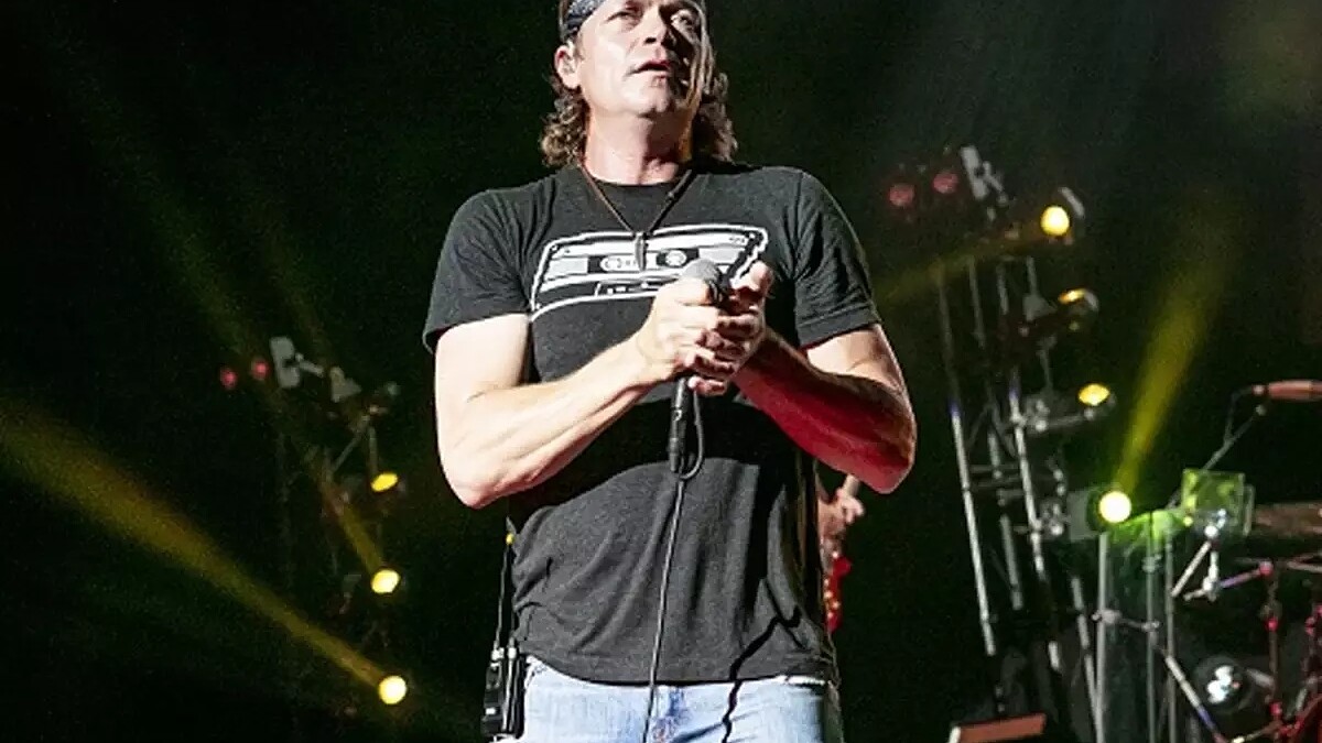 3 Doors Down'un solisti Brad Arnold'a dördüncü evre kanser teşhisi konuldu