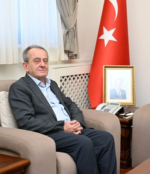 Emekli vali ve emekli albay kaçak kazı yaparken yakalandı!