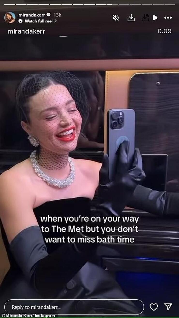 Miranda Kerr, Met Gala'da ailesine odaklandı!