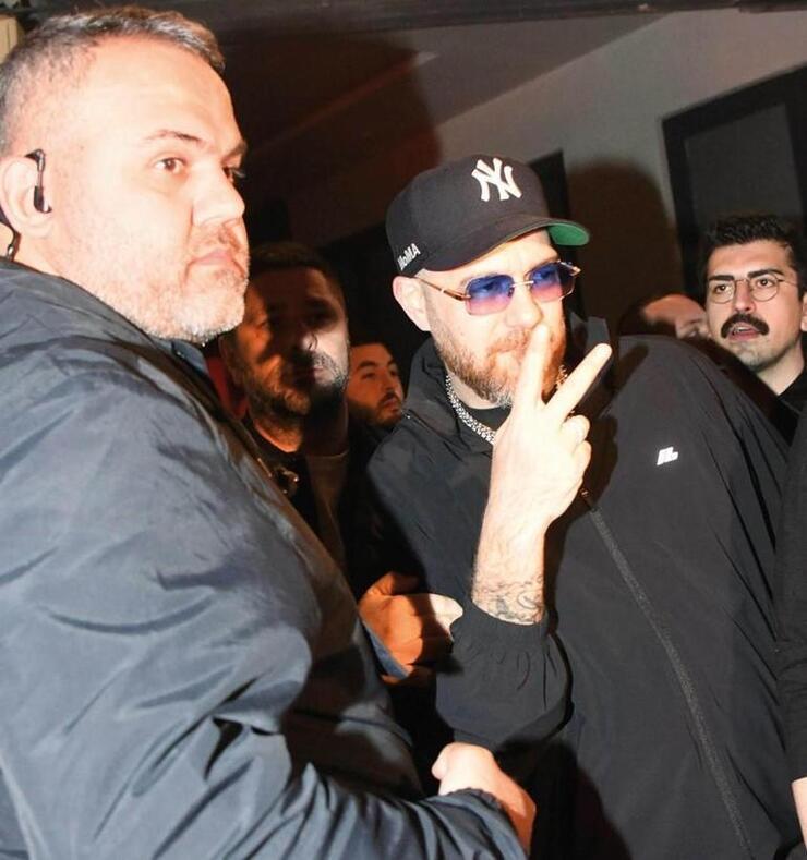Hadise, Karaköy'de Murda'nın albüm lansmanında sahne aldı!