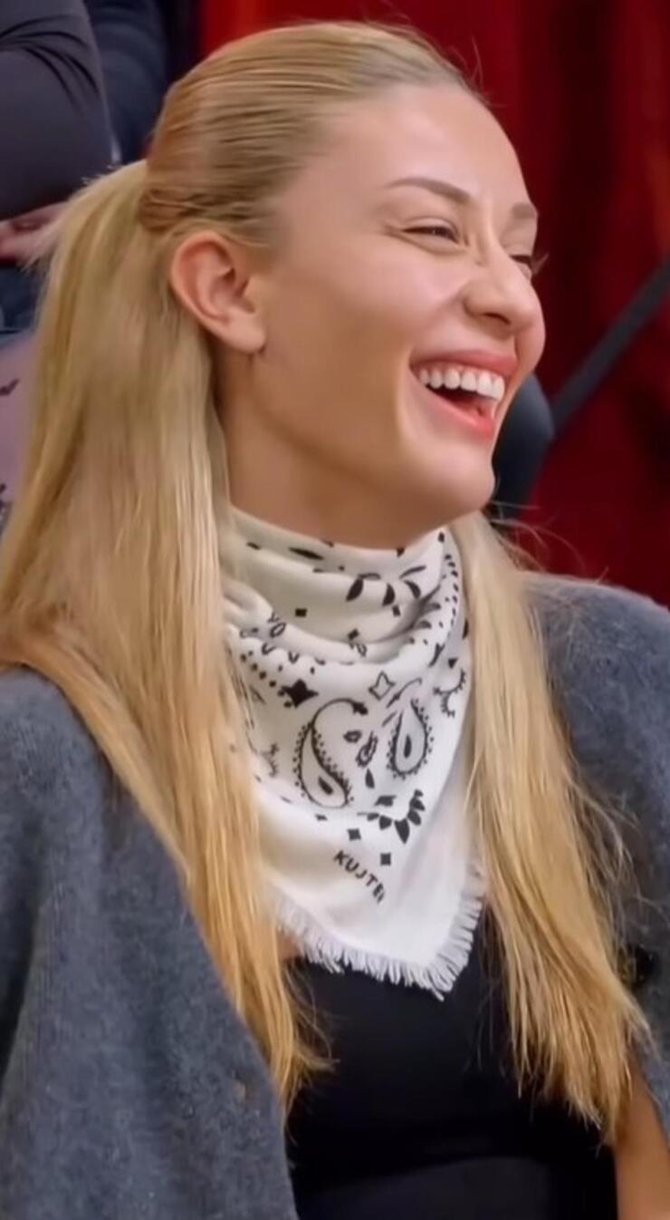 Ayça Çağla Altunkaya'nın Hasan Can Kaya'ya konuk olduğu anlar sosyal medyayı salladı