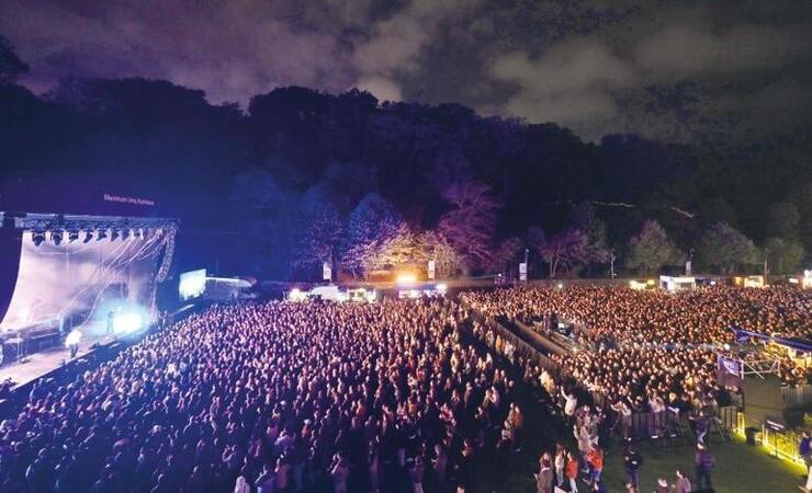 Ryan Tedder, Türk bayraklı tişörtle sahnede!