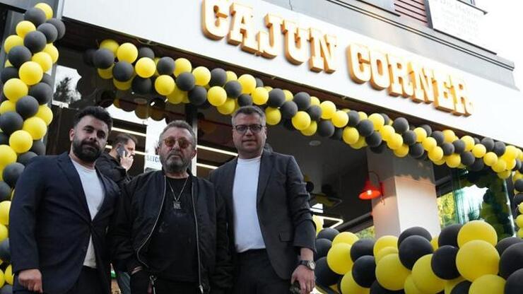 Erkan Can, Yeğeniyle Restoran Açtı ve Tiyatro Turnesi İçin Hazırlanıyor
