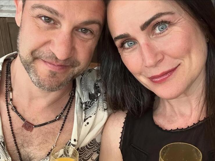 Ünlü oyuncu boşandığı kocasına yeniden aşık oldu, yıllar sonra tekrar evlendi! Rena Sofer ve Sanford Bookstaver'dan romantik sürpriz