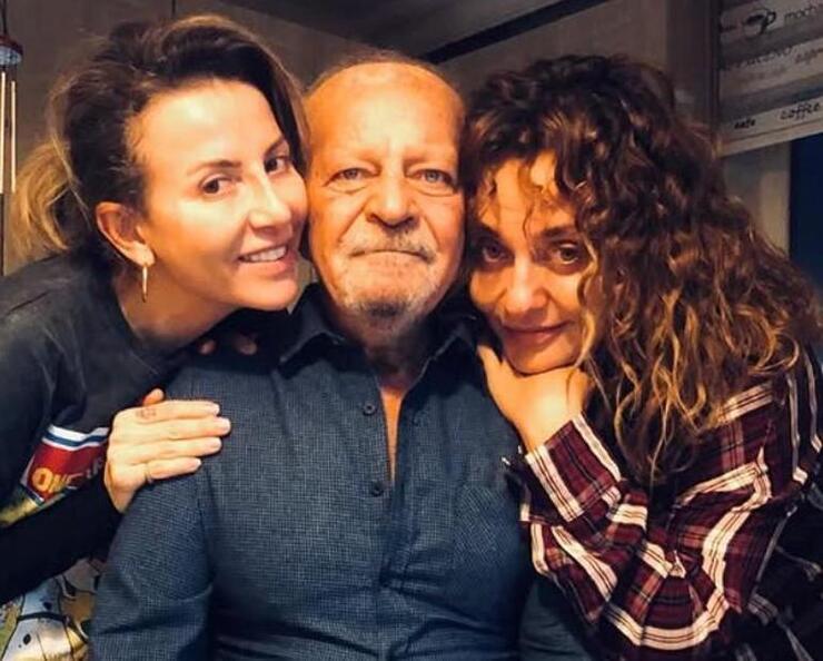 Didem Balçın'ın babası vefat etti! Ünlü oyuncu büyük bir üzüntü içinde.
