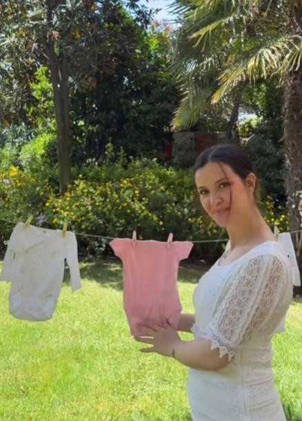 İrem Helvacıoğlu'nun bebeğinin cinsiyeti belli oldu